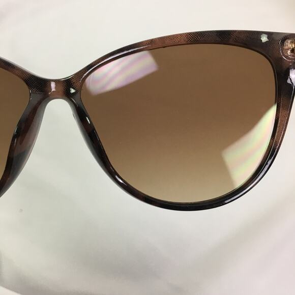 Foster Grant Fashion MaxBlock Sunglasses - Picture 2 of 9